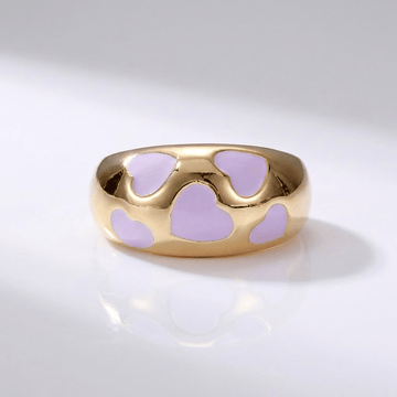 Anel dome de esmalte roxo e dourado da Rose & Oliver, com acabamento brilhante e design elegante.