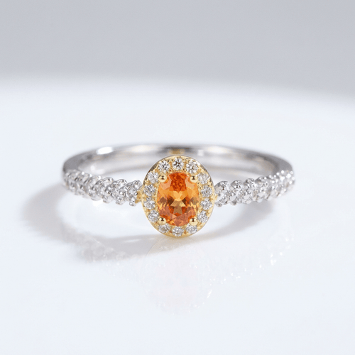 Anel ajustável Rose & Oliver com topoaz laranja prateado em halo, acabamento brilhante e design elegante para o dedo