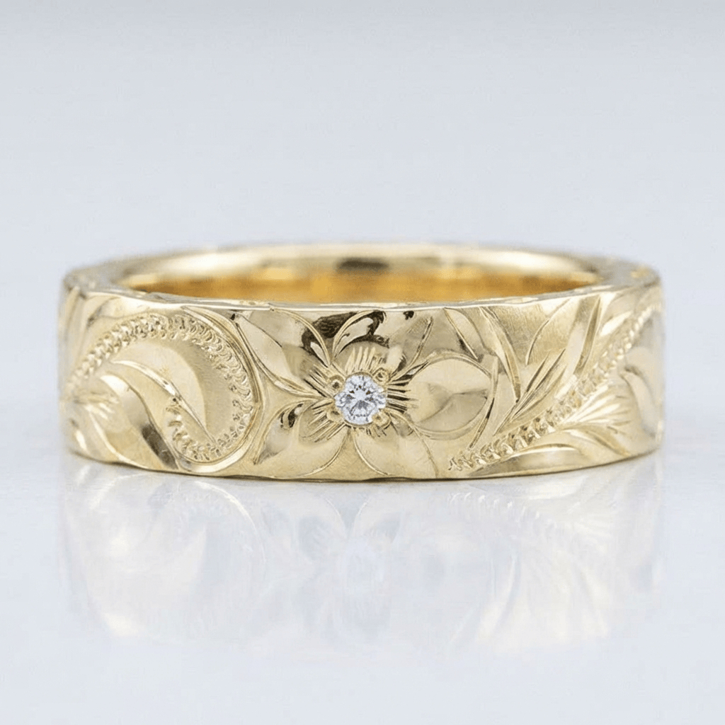 Anel vintage de banda com folha de ouro da Rose & Oliver, detalhes elegantes em acabamento dourado.