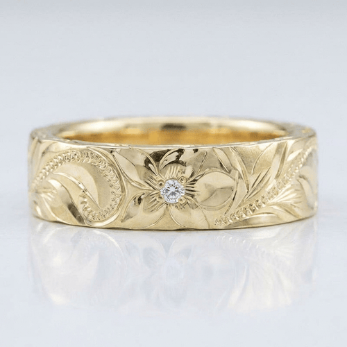 Anel vintage de banda com folha de ouro da Rose & Oliver, detalhes elegantes em acabamento dourado.