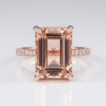 Anel Rose Gold Morganite Pave da Rose & Oliver com detalhes brilhantes e acabamento elegante.