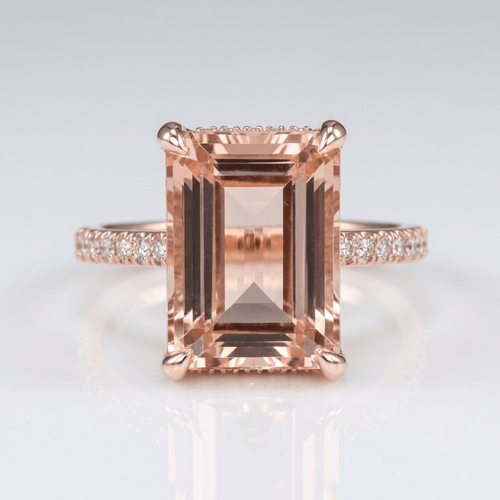 Anel Rose Gold Morganite Pave da Rose & Oliver com detalhes brilhantes e acabamento elegante.