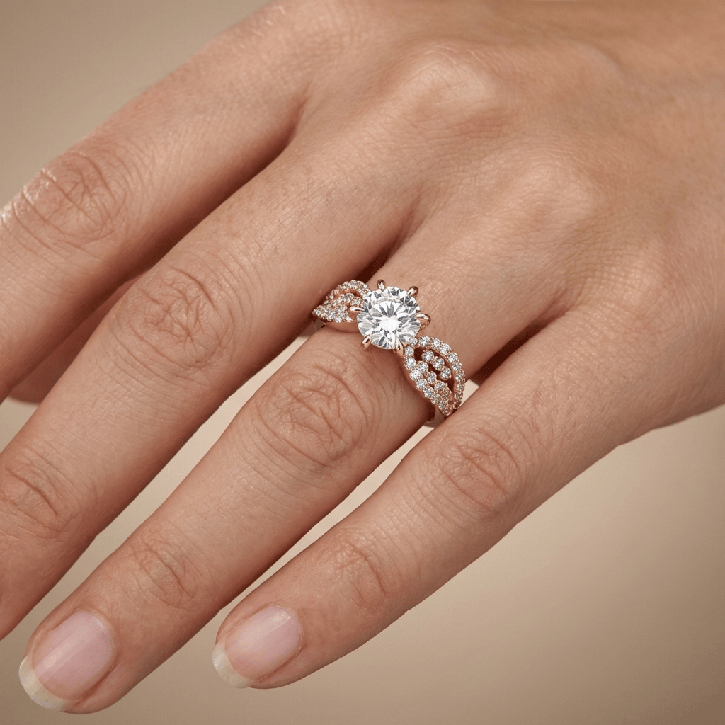 Anel Rose Gold Diamond Legacy da Rose & Oliver com detalhes brilhantes e acabamento elegante.