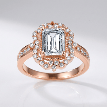 Anel retangular com halo de diamantes da Rose & Oliver, elegante e brilhante, destacando-se pelo design sofisticado.