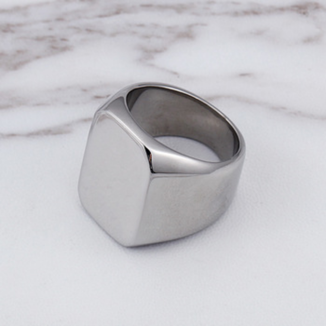 Bold Heritage Ring by Rose & Oliver, alternate product view