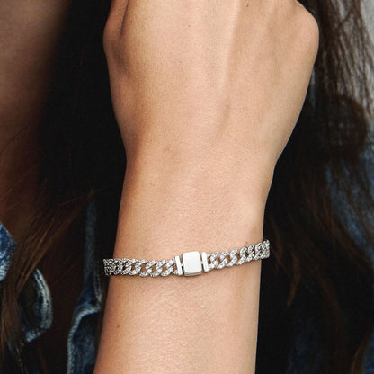 Pulseira cubana pave em ouro da Rose & Oliver, com detalhes brilhantes e acabamento elegante.