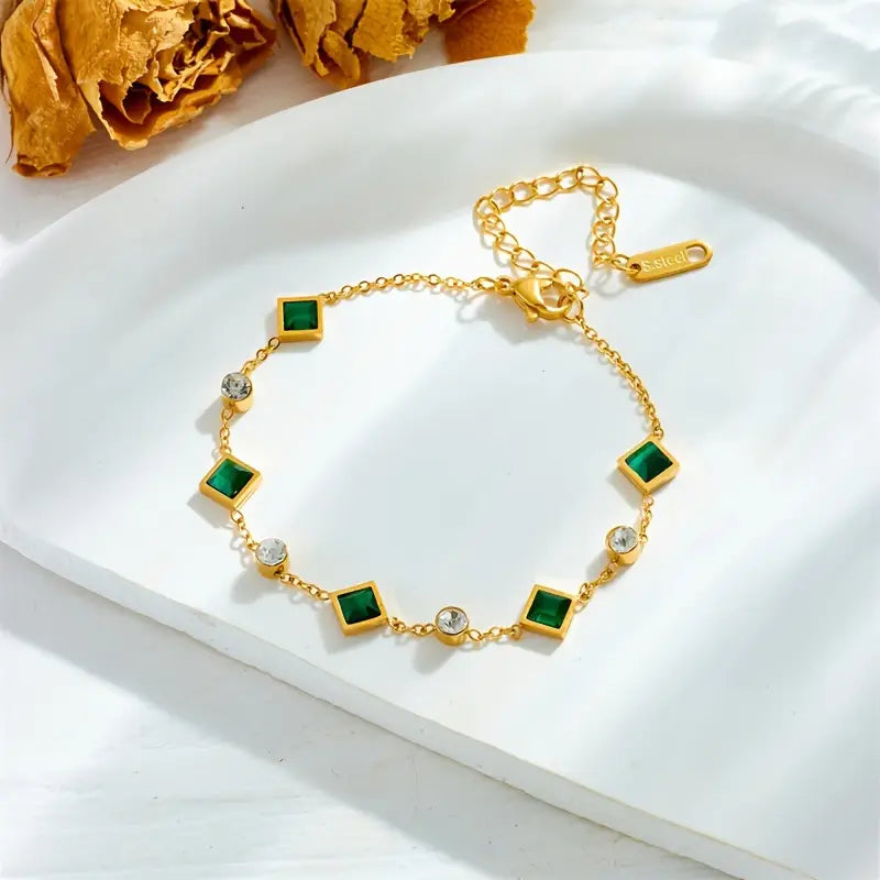 Pulseira Amelisse Glenwyn Rose & Oliver em ouro, com detalhes delicados, para um estilo elegante e sofisticado.