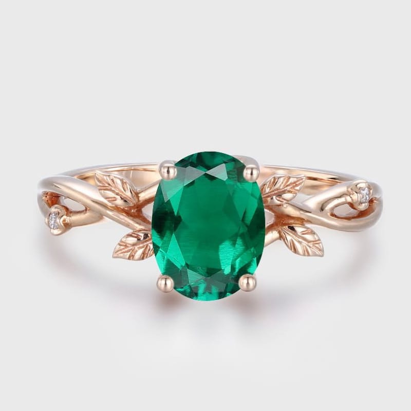 Anel Rose Gold com folha de esmeralda, acabamento elegante e detalhes delicados, da marca Rose & Oliver.