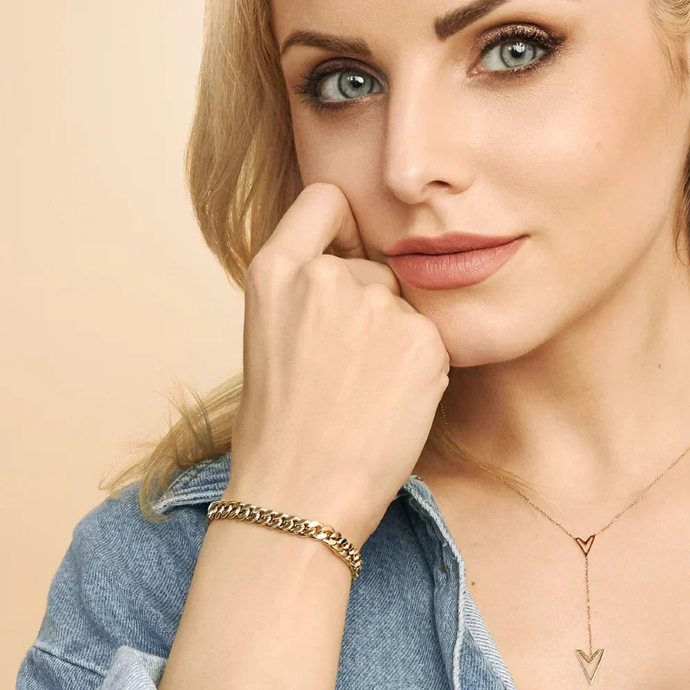 Pulseira Estate Cuban Rose & Oliver em ouro, detalhes em relevo, estilo elegante e moderno, feita para ocasiões especiais.