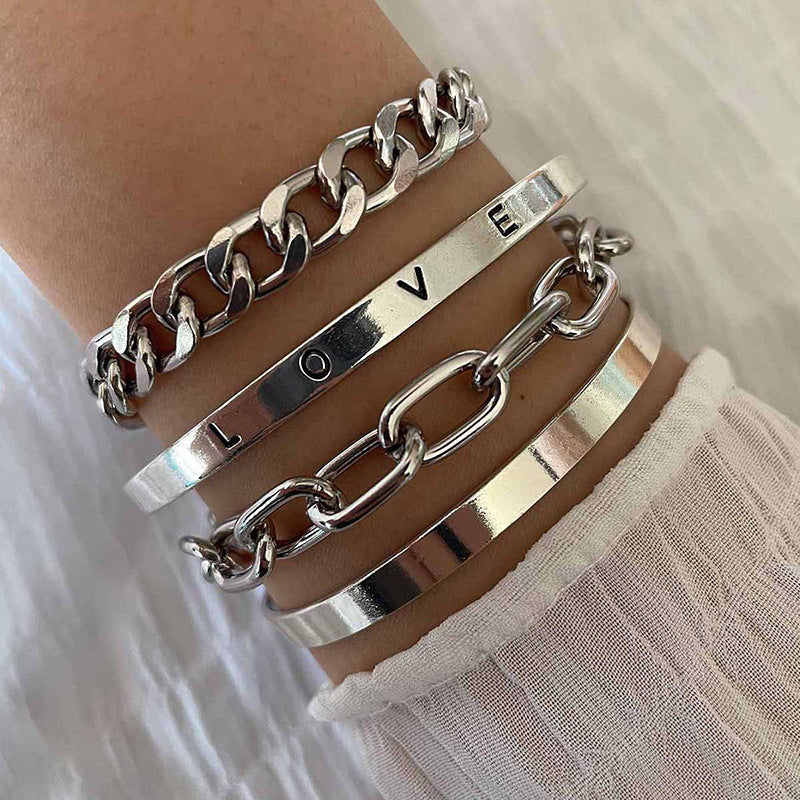 Conjunto de pulseiras Elan Mercer em ouro branco da Rose & Oliver, apresentando design elegante e detalhes sofisticados.