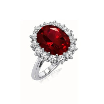 Anel Scarlet Crown Ruby Ring da Rose & Oliver com destaque para rubi vermelho central e acabamento elegante em prata.