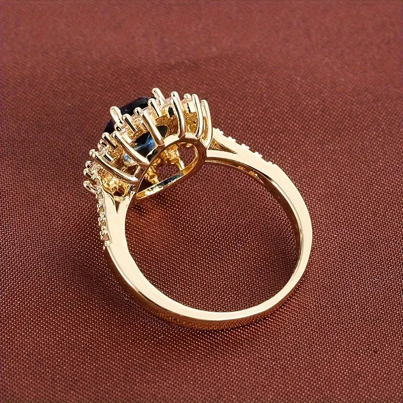 Vionne Saphirae Ring | Gold by Rose & Oliver, detail view